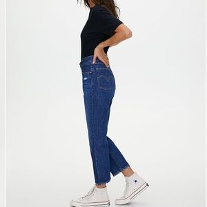 Levi's 501 | Dark Wash Straight Leg Jeans | Rip Knee | Size 28